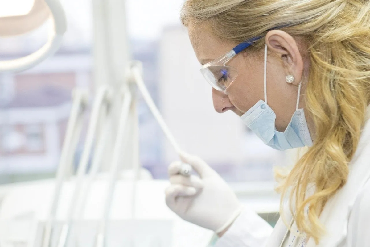 Stomatologia co na NFZ: Jakie usługi są dostępne bezpłatnie?